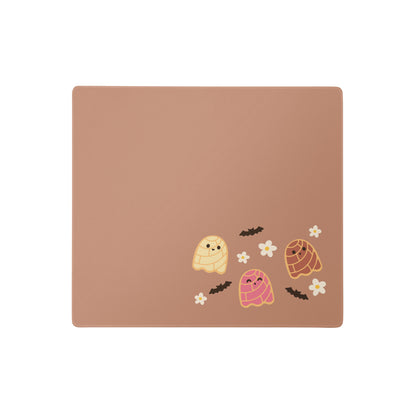 Concha Ghost Brown Simple Desk Mat